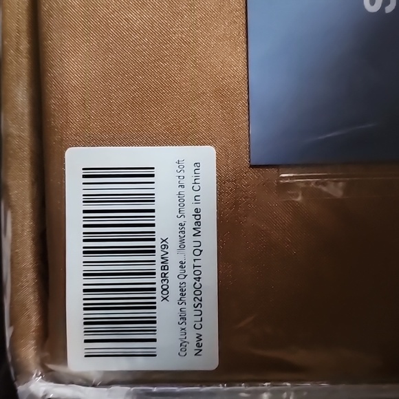 CozyLux satin sheet set - Picture 3 of 3